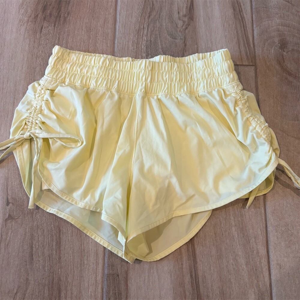 OFFLINE by Aerie Ruched Hot Stuff Athletic Shorts Womens XS Yellow Lined